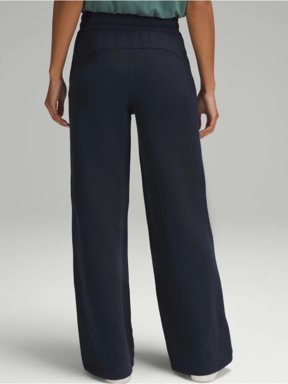 lululemon athletica Scuba Mid-Rise Wide-Leg Pant Full Length in True Navy size 4 - Picture 2 of 12
